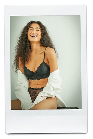 Black Lace Strap Wired Bra