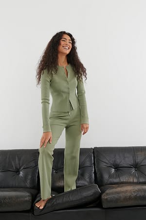 Green Gerippte Hose mit lockerer Passform
