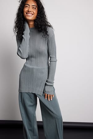 Dark Dusty Blue Dünngestricktes langes Top mit Seitenschlitz