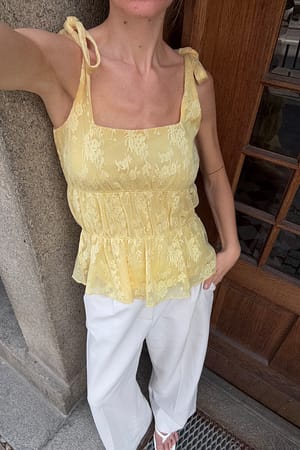 Light Yellow Haut noué sur les épaules
