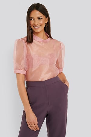 Pink Blouse Met Hoge Hals