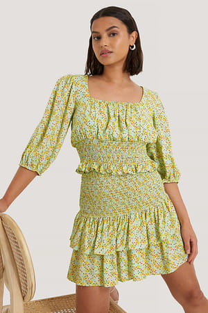 Mint Blus med ryschdetaljer