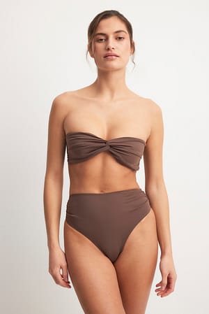 Brown Bikinitrusse med snoning