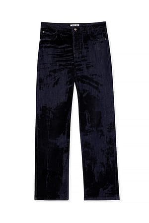 Blue Jeans mit Samtdetail