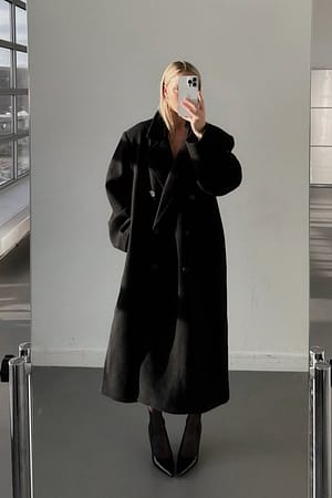 Black Oversized kappa i ullblandning