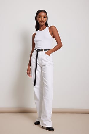 Denim-Jeans mit weiten Beinen und hoher Taille