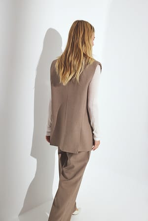 Image 4 of 8
