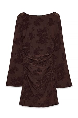 Brown Minikleid mit weiten Ärmeln