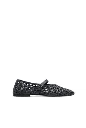 Black Ballerinas aus gewebtem Leder