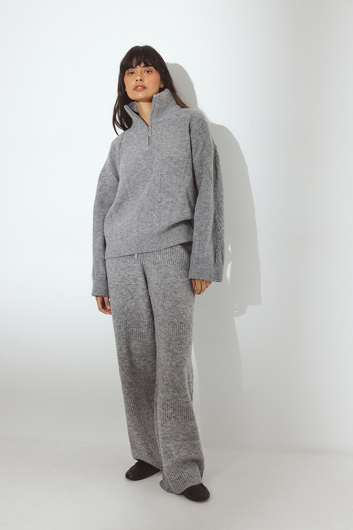 Grey Strickhose
