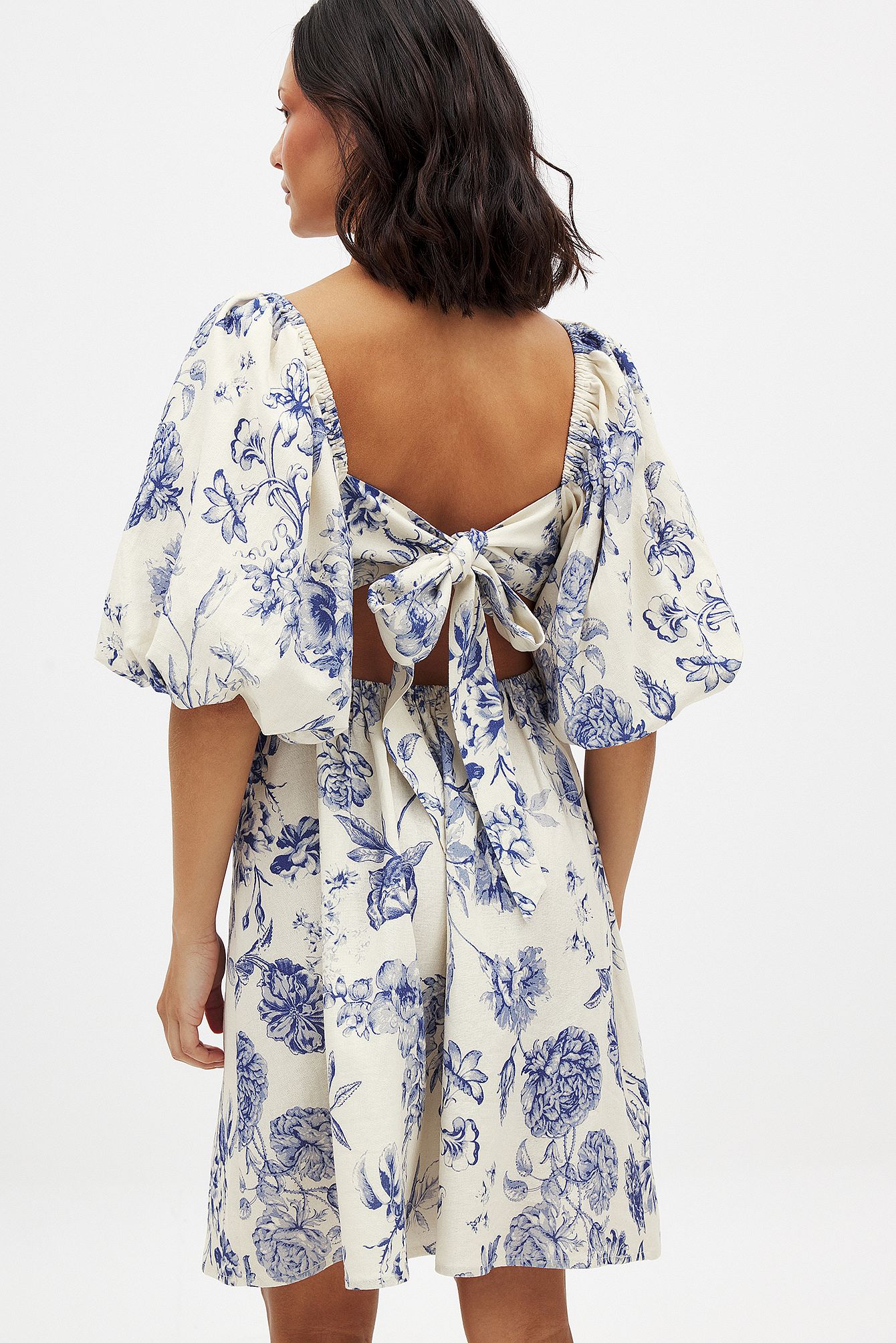 Flower Print Robe courte en lin mélangé à manches bouffantes