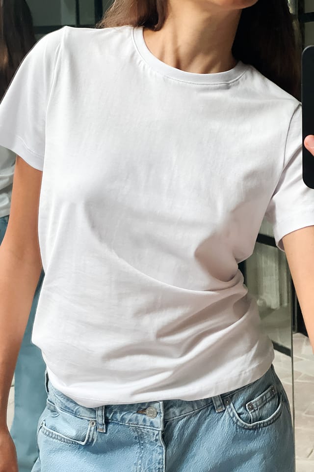 White T-shirt i bomull med rund hals