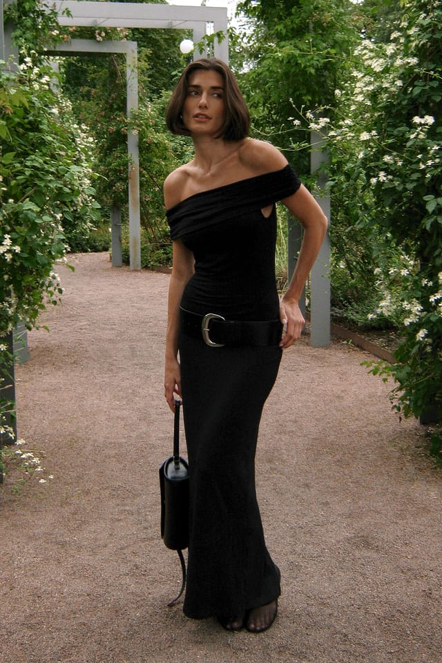 Black Soft Line Off Shoulder Maxi Dress