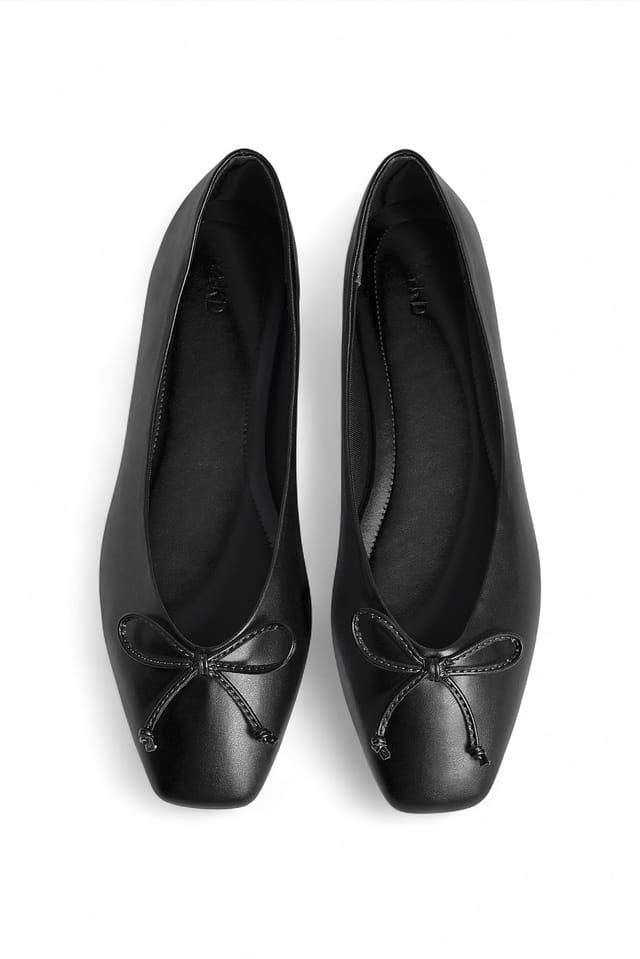 Black Ballerinas mit eckiger Spitze und Schleife