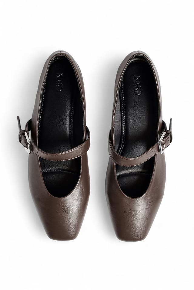 Brown Ballerinas mit Riemchendetail