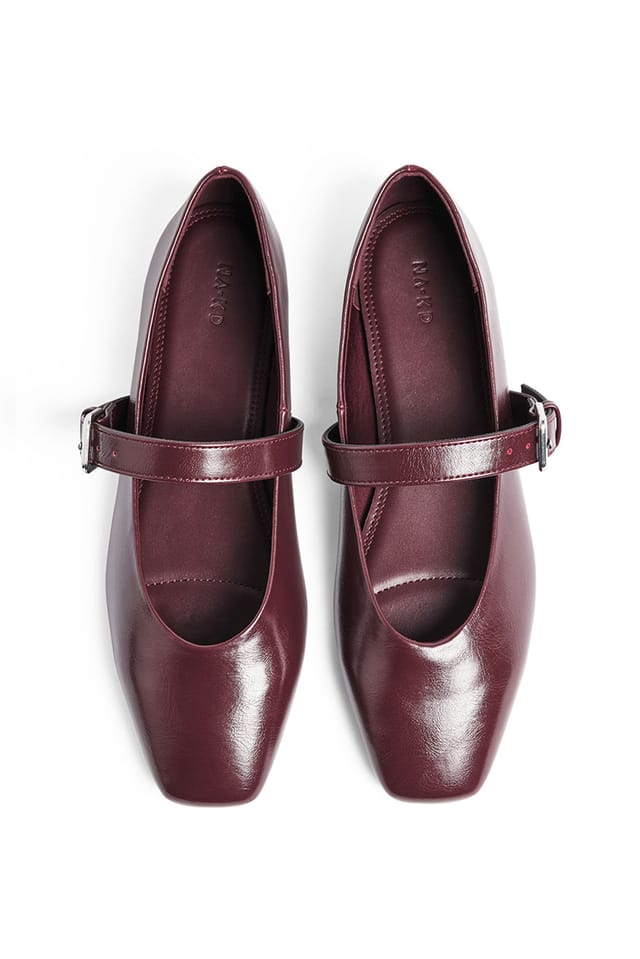 Burgundy Ballerinaskor med banddetalj