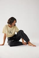 Go to image 1 of 4