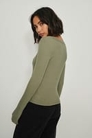 Go to image 2 of 4