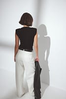 Go to image 2 of 7