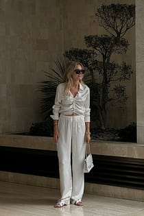 Rechte satijnen broek met elastische taille