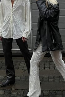 Pantalón acampanado de terciopelo