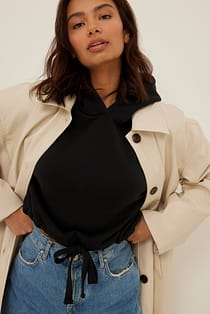 Crop-Kapuzenpullover mit Kordelzug-Detail