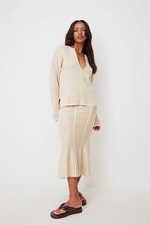 Ribbet midinederdel