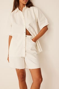 Shorts vaqueros con el bajo sin rematar