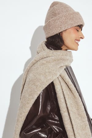 Beige Strick-Beanie-Mütze aus Wollmischung