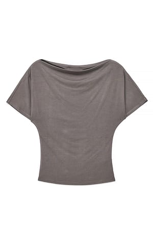 Taupe T-Shirt mit U-Boot-Ausschnitt