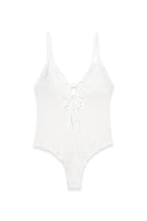 White Bodysuit mit Schleifendetail