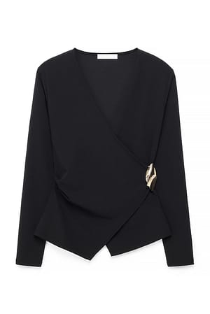 Black Top met gesp en overslag