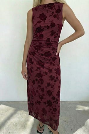 Burgundy Ausgebranntes Maxikleid mit Trichterausschnitt