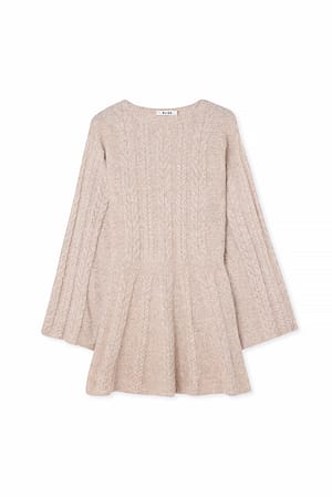 Beige Strickkleid