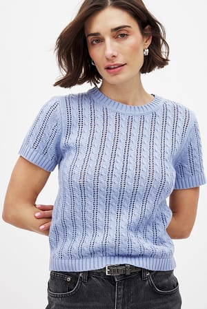 Light Blue Kortärmad kabelstickad topp