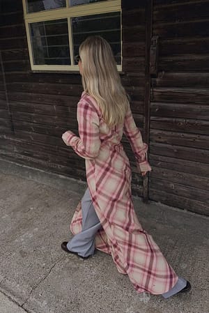 Image 2 of 6