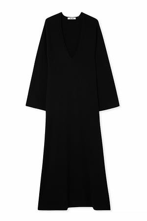 Black Deep V-neck Maxi Dress