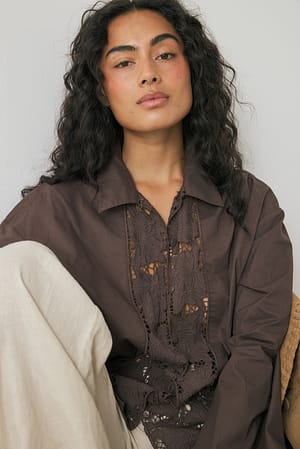 Brown Bluse med broderi og lange ermer