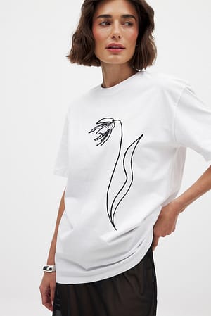 Black Flower Oversize-T-Shirt mit Stickerei und Rundhalsausschnitt