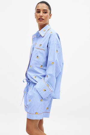 Blue Stripe Lose korte broek met borduursel