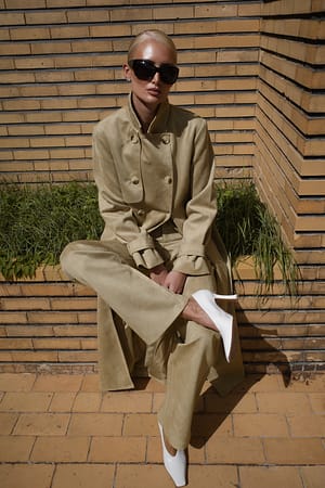 Image 2 of 6