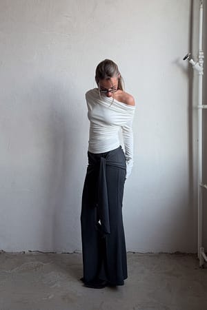 White Soft Line långärmad draperad topp