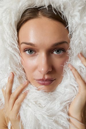 White Lång scarf med fuskpäls
