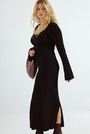 Black Fine Knitted Trumpet Sleeve Midi Dress