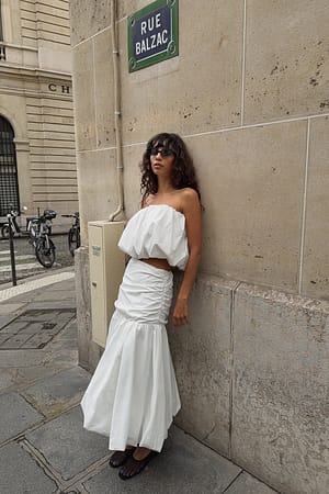 Off White Falda midi de cintura entallada y corte globo
