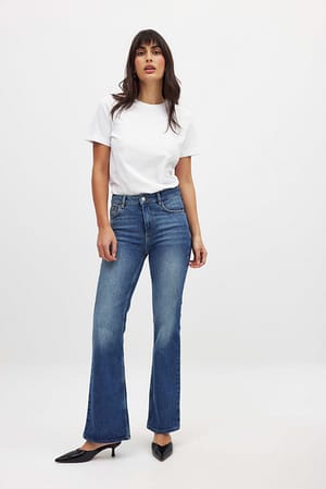 Mid Blue Utsvängda jeans med hög midja