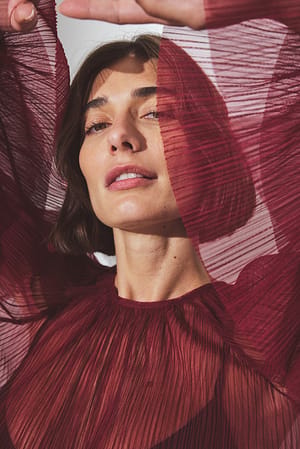 Burgundy Bluse mit Volantärmeln