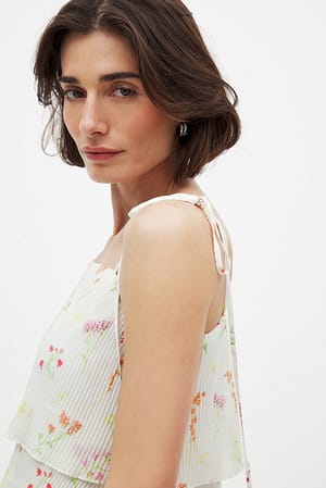 Multi Colour Print Topp med volanger og knyting i skulderen