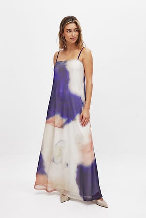 Champagne/Midnight blue fließendes Maxikleid aus Mesh