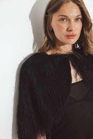 Black Topp med cape och fransar